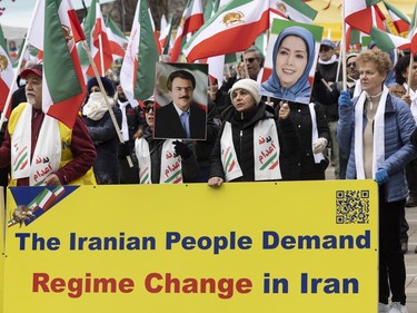 Several hundred people from the Iranian Canadian community rally at the Vancouver Art Gallery