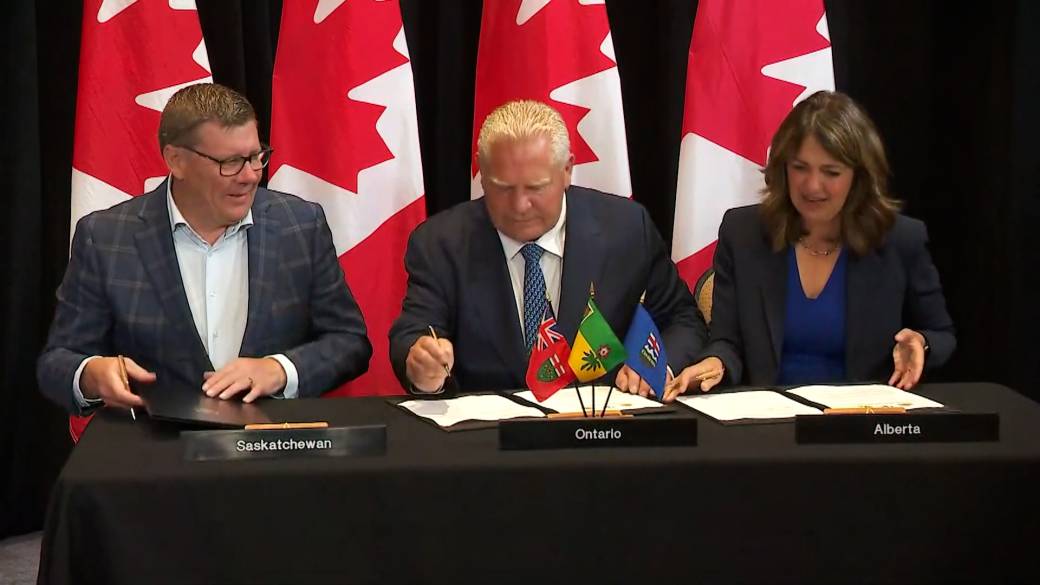 Click to play video: 'Saskatchewan joins Alberta and Ontario in pushing for more pipelines and rail capacity'