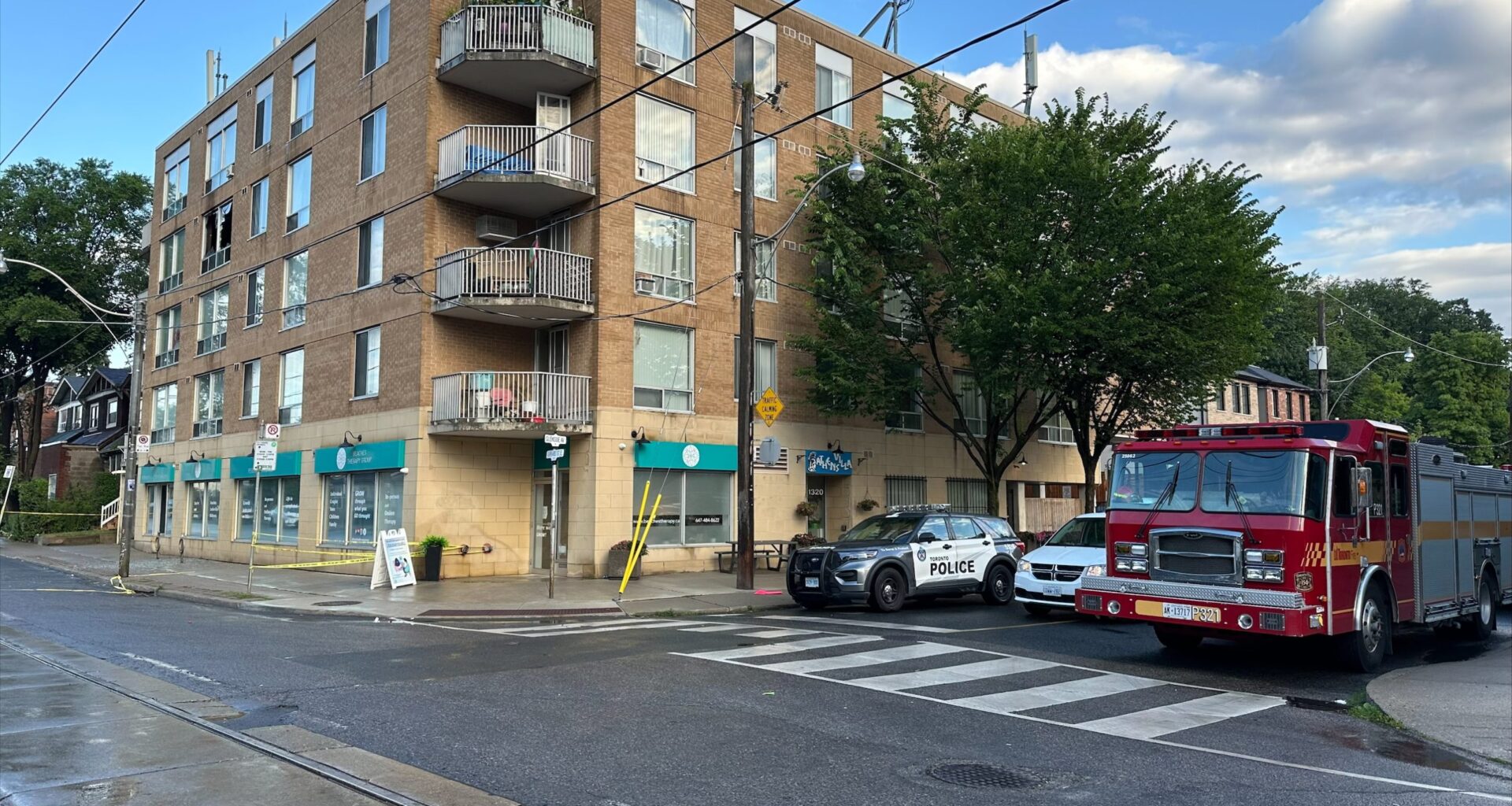 1 man dead, 2 people injured in east-end apartment fire