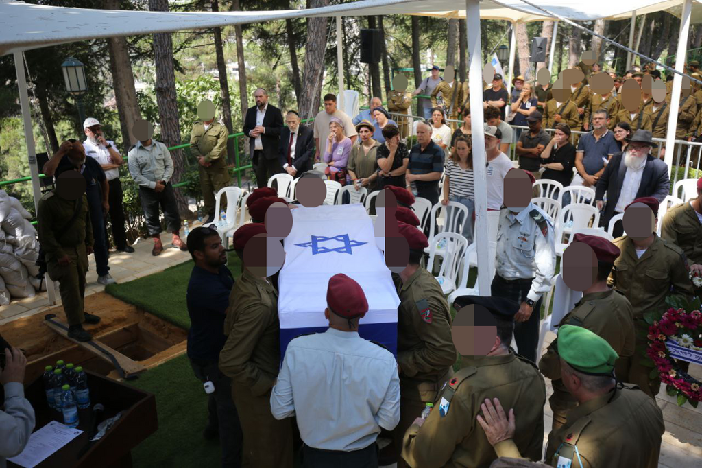 הלוויתו של רב"ט דן מנדל פיליפסון ז"ל בהר הרצל