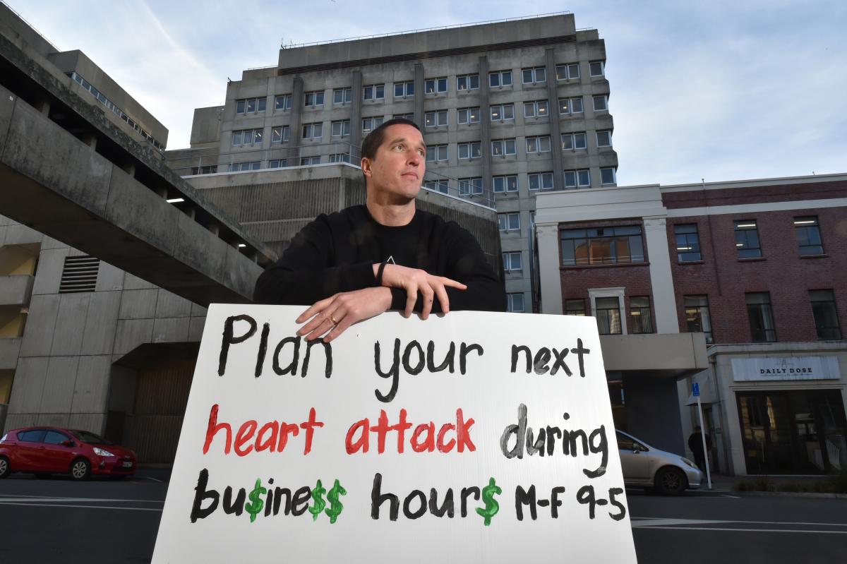 Lab should be open seven days: widower