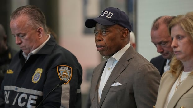 Gunman who killed 4 at Manhattan office building was targeting NFL headquarters, mayor says