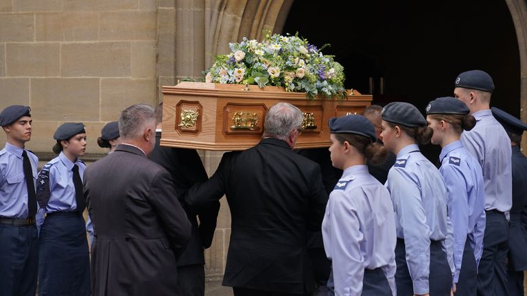 
Download
11:07 - 31 Jul 2025
FUNERAL Tebbit
Lord Tebbit funeral
The coffin of Lord Norman Tebbit arrives at St Edmundsbury Cathedral in Bur