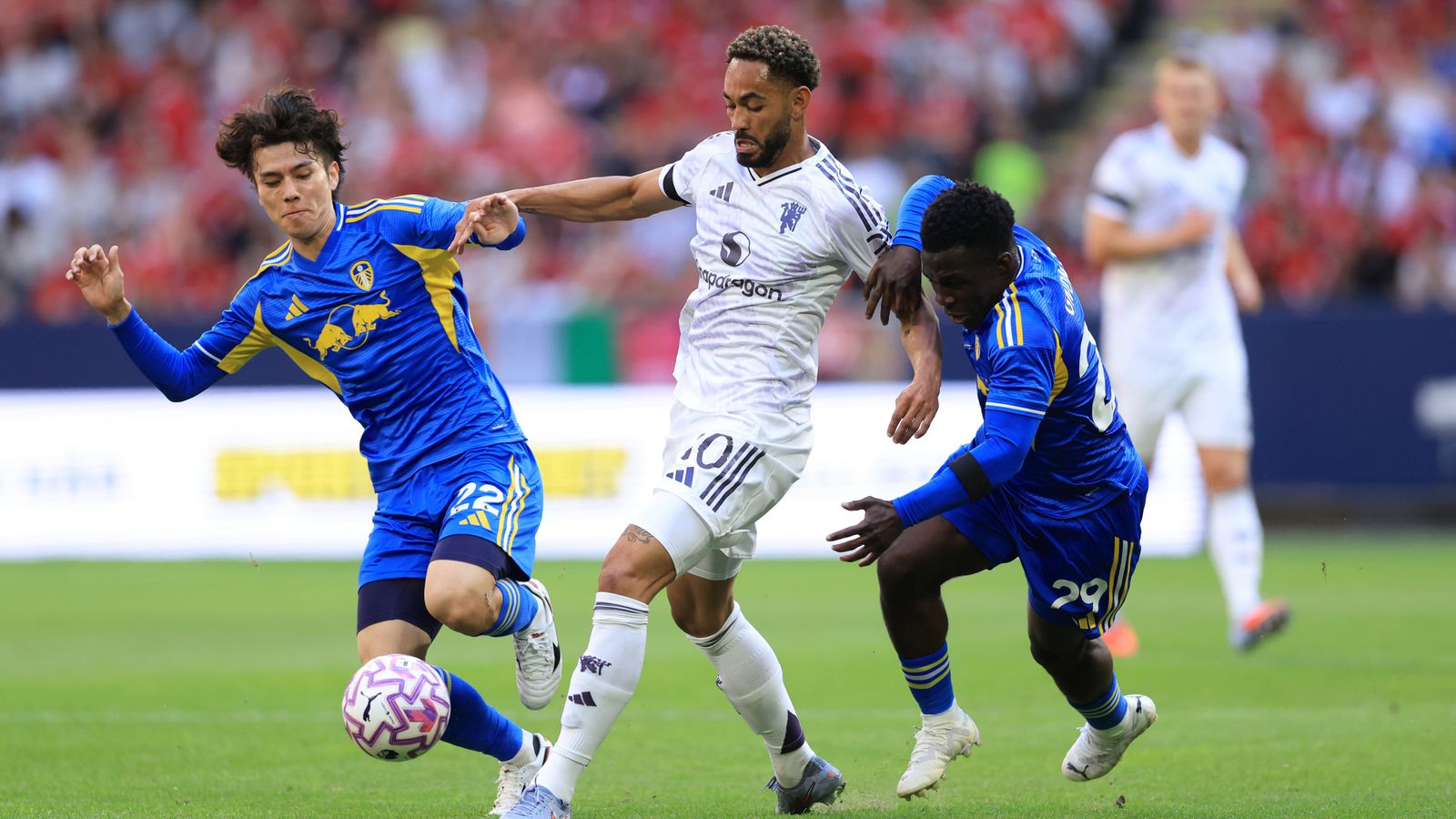 Matheus Cunha made his Manchester United debut