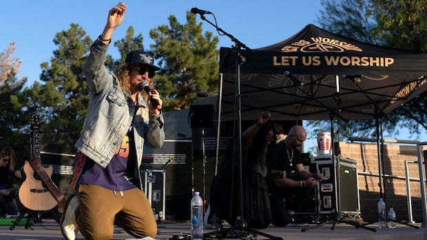 MAGA-affiliated musician's concert draws condemnation from City of Montreal, but goes ahead as planned