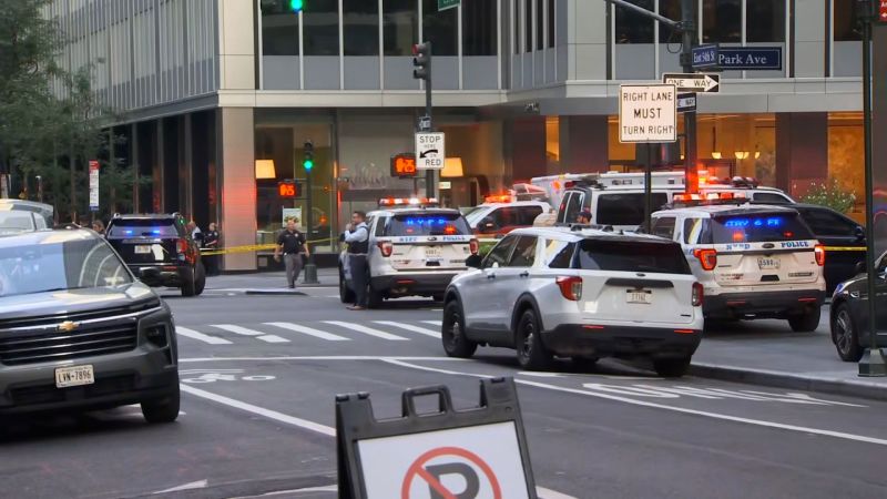 Midtown shooting: Suspect believed dead after at least 1 NYPD officer and 2 civilians shot, sources say