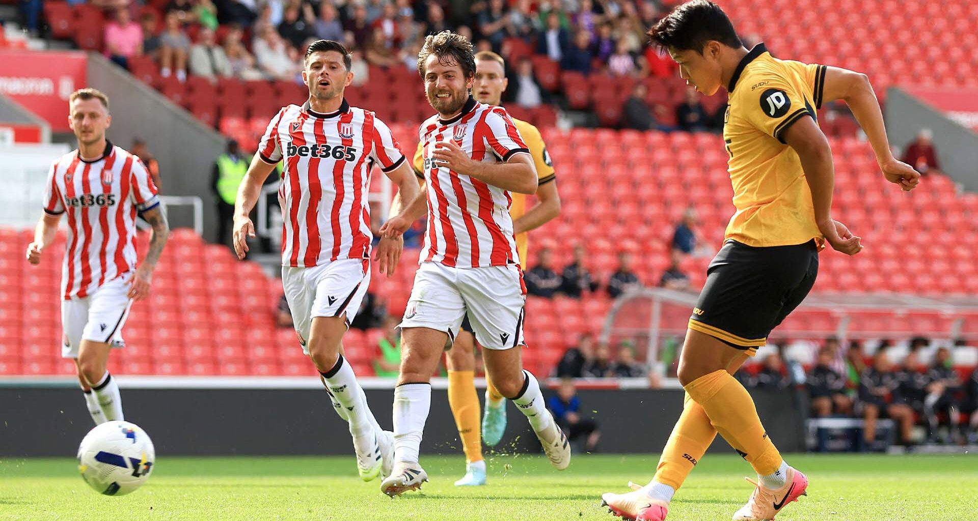 Report | Stoke 1-1 Wolves | Men's First-Team | News