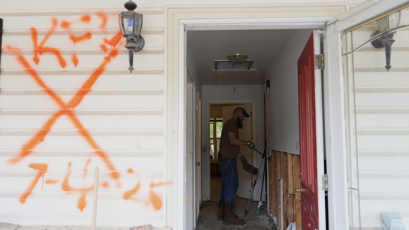 Texas is relying on FEMA. State leaders said it should be cut : NPR