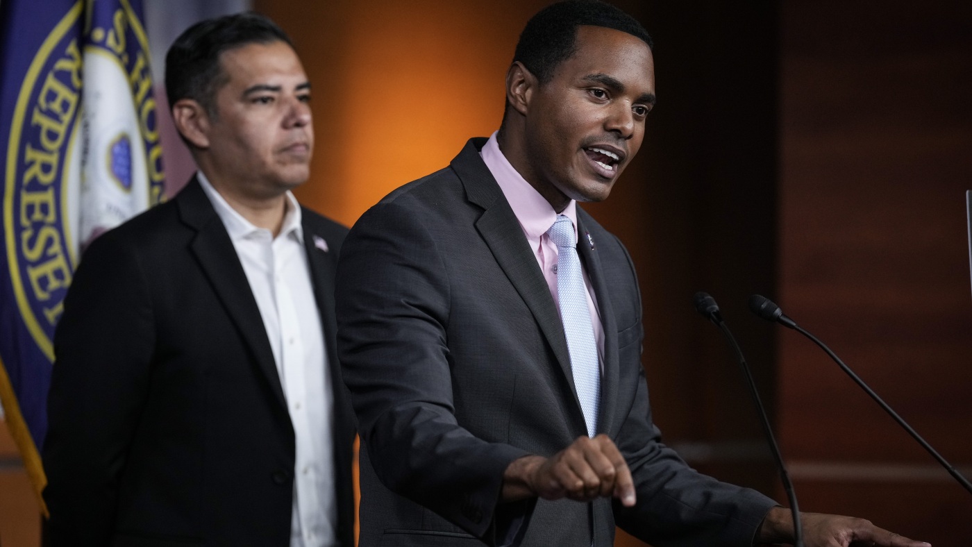 Democrats must fight Texas redistricting, says Rep. Ritchie Torres : NPR