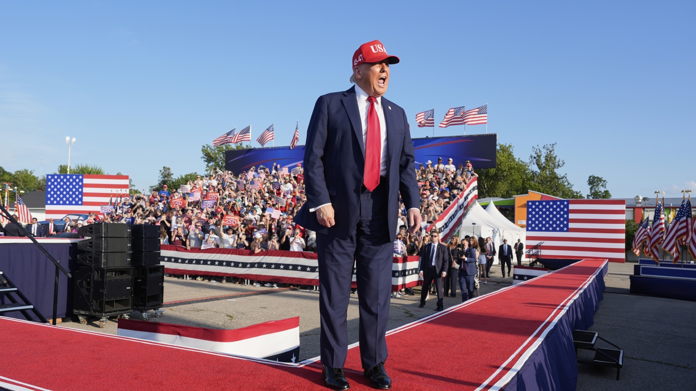 President Trump says he wants to stage UFC fight on White House grounds : NPR