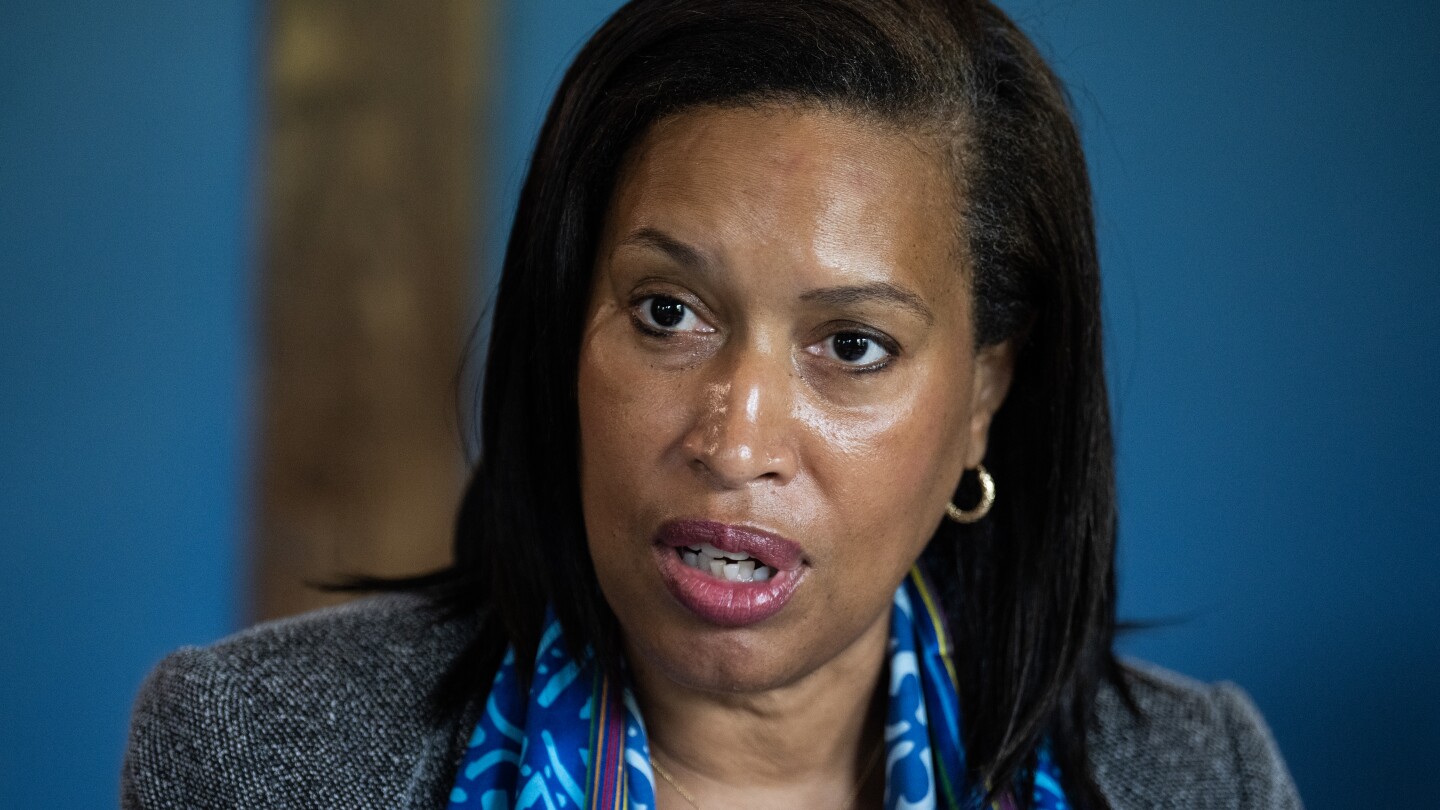 D.C. Mayor Muriel Bowser tries to skirt presidential name-change uproar