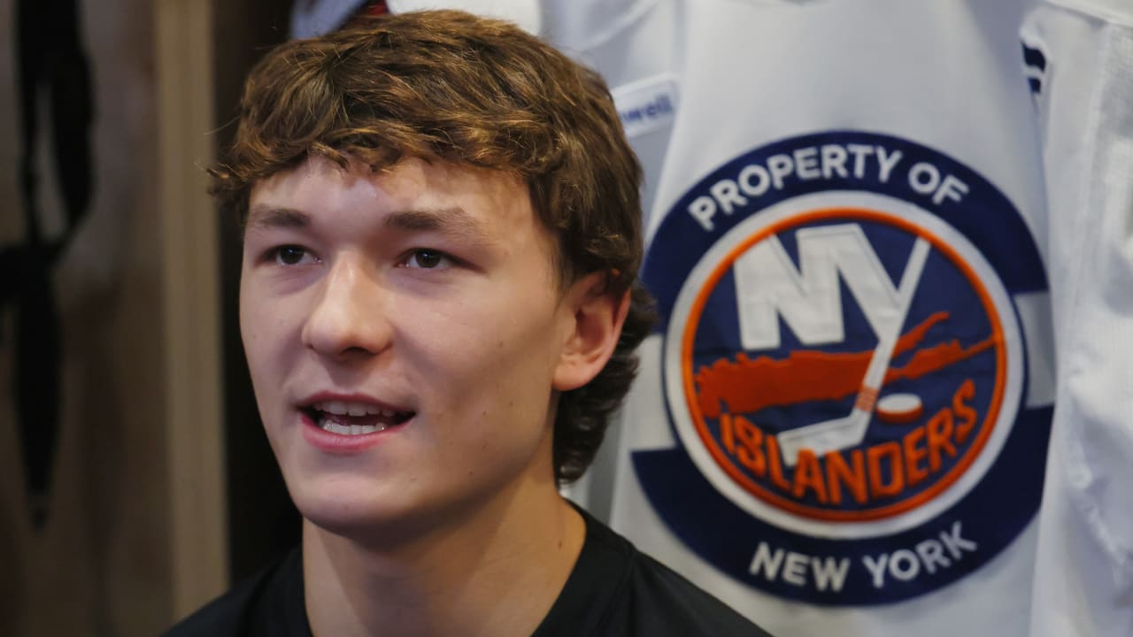 Schaefer eager to play for Islanders, ‘awesome’ coach Roy this season
