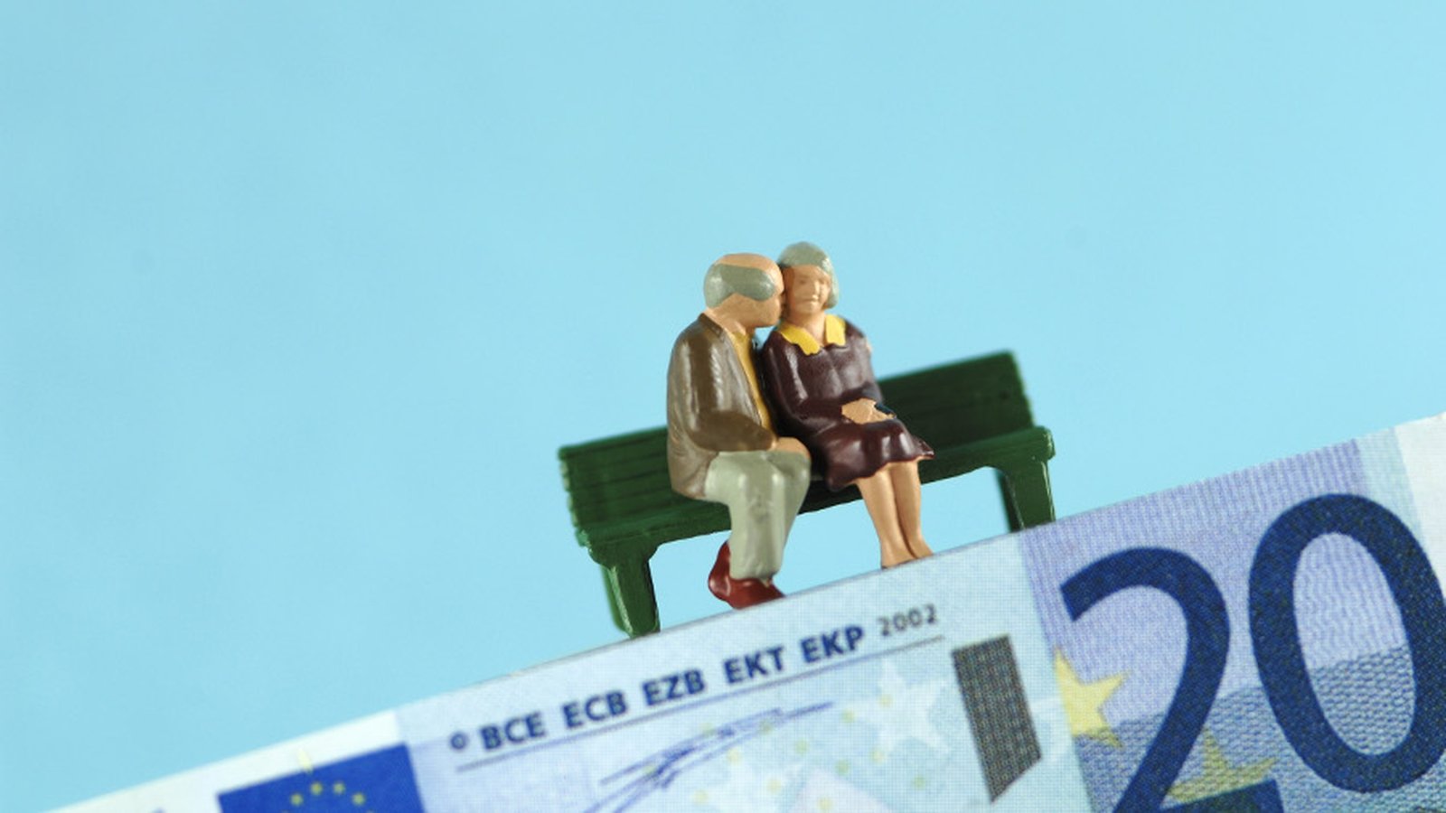 Revenue writes to 68,000 pensioners over incorrect tax