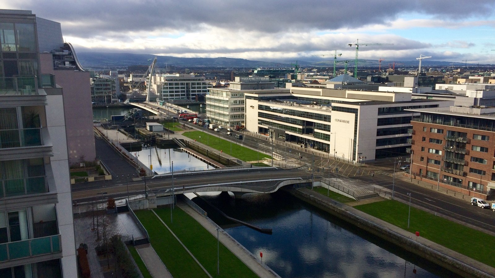Witness appeal after man's body found by Dublin bridge