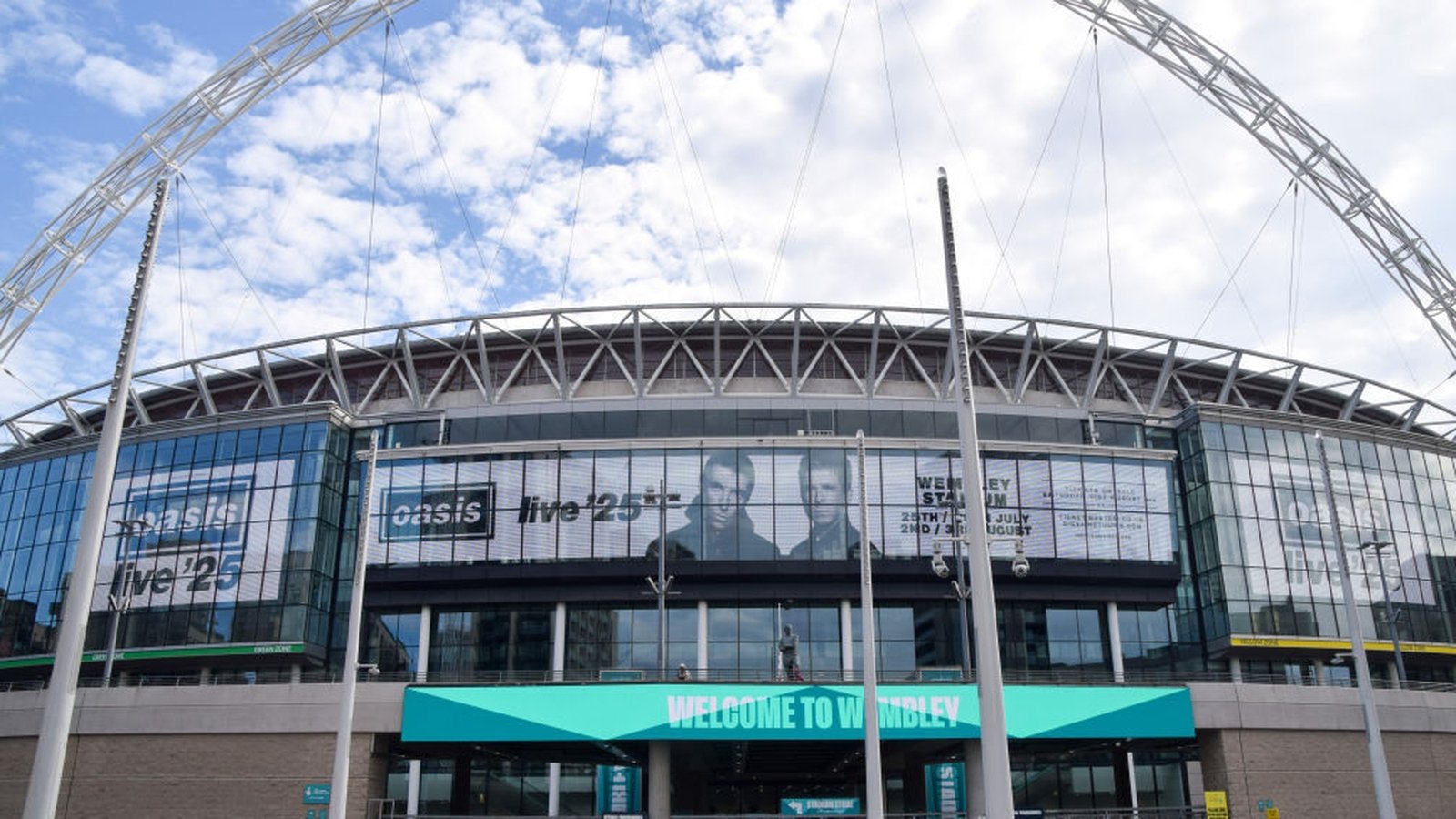 Man in 40s dies after fall at Oasis concert in London