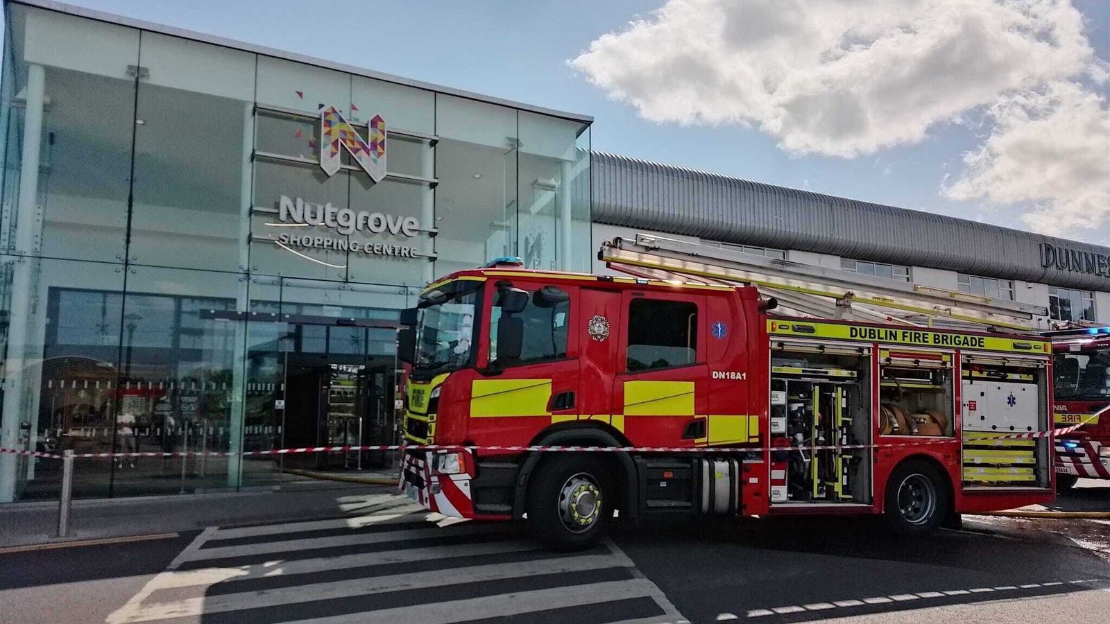 No injuries after fire at Dublin shopping centre