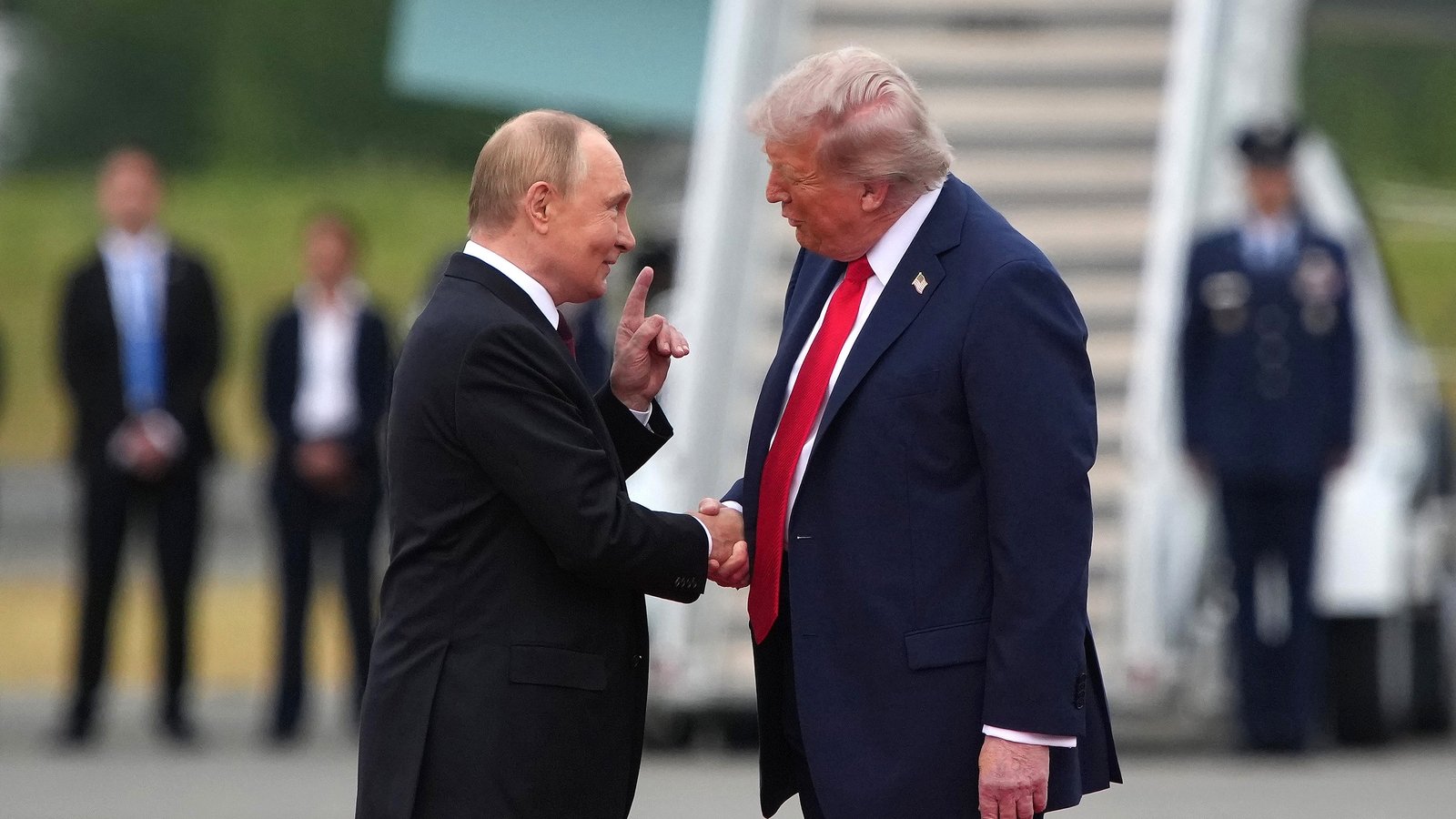 Ceasefire, sanctions avoided in win-win summit for Putin