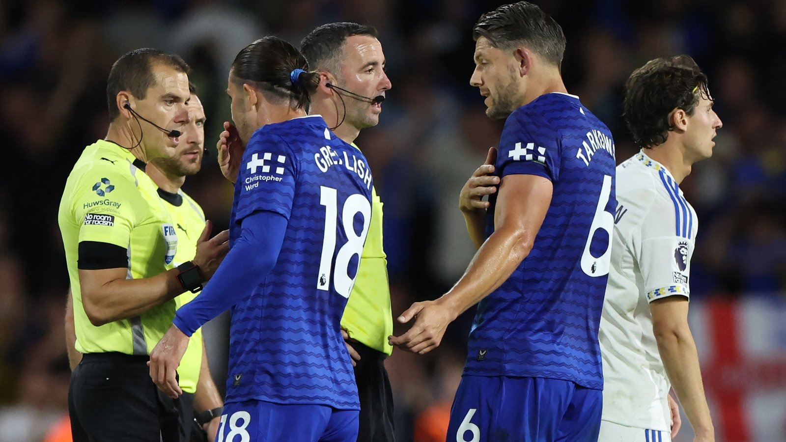 Moyes fumes after Everton pay penalty at Elland Road