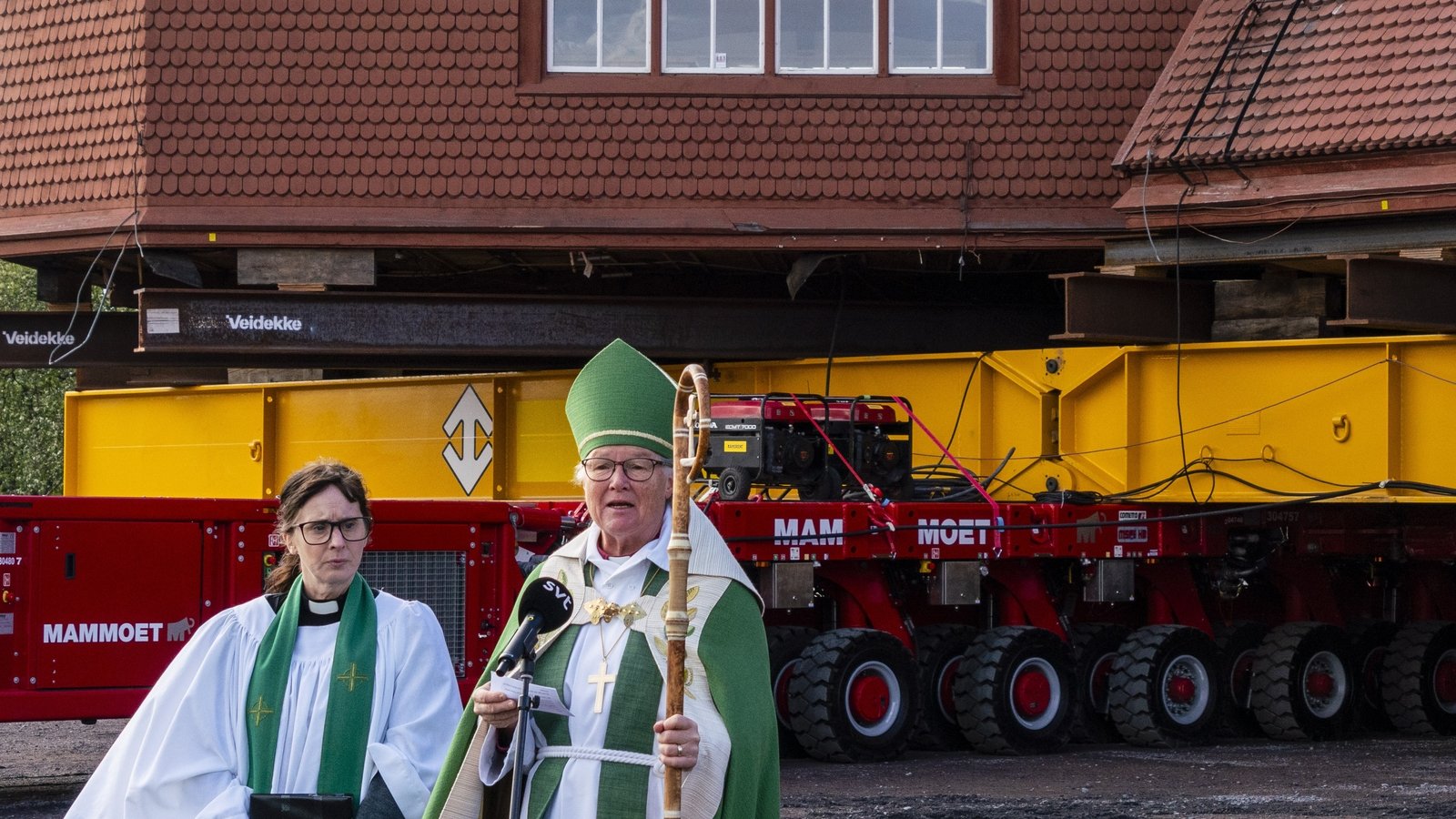 Historic Swedish church begins slow move to new location