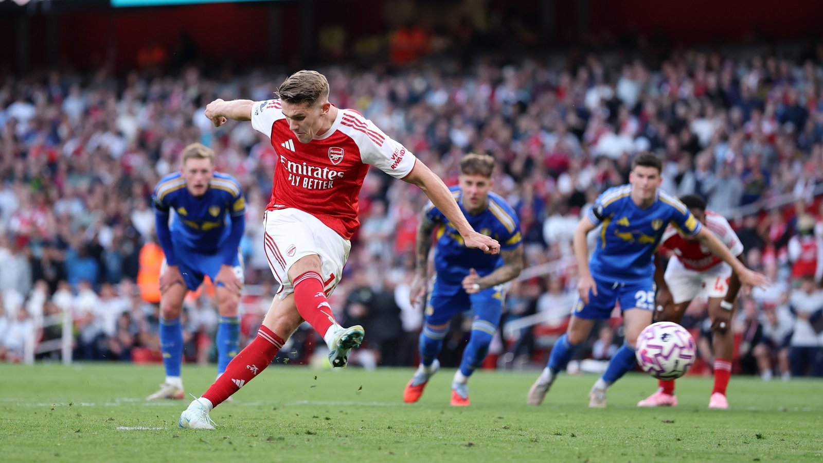 Gyokeres opens Arsenal account in thrashing of Leeds