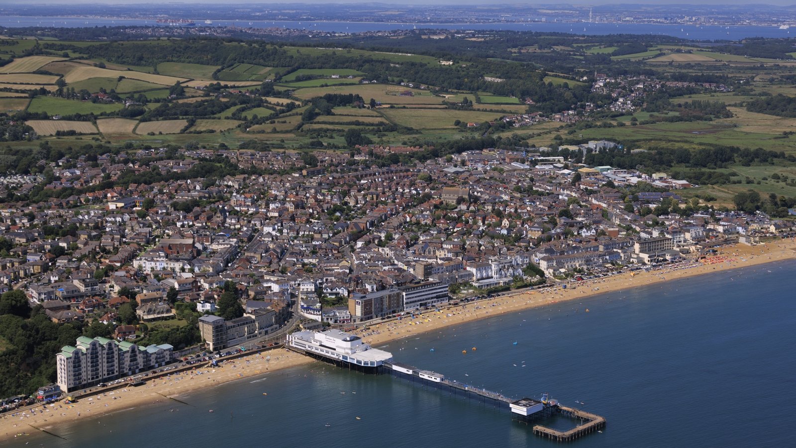 Three die in UK helicopter crash during flight lessons