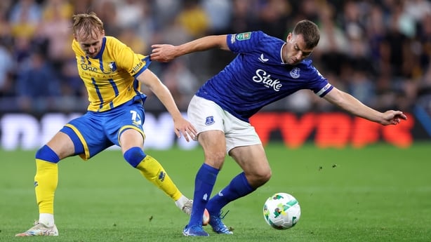 LIVERPOOL, ENGLAND - AUGUST 27: Seamus Coleman of Everton is challenged by Max Dickov of Mansfield Town during the Carabao Cup Second Round match between Everton and Mansfield Town at Hill Dickinson Stadium on August 27, 2025 in Liverpool, England. (Photo by Alex Livesey/Getty Images)
