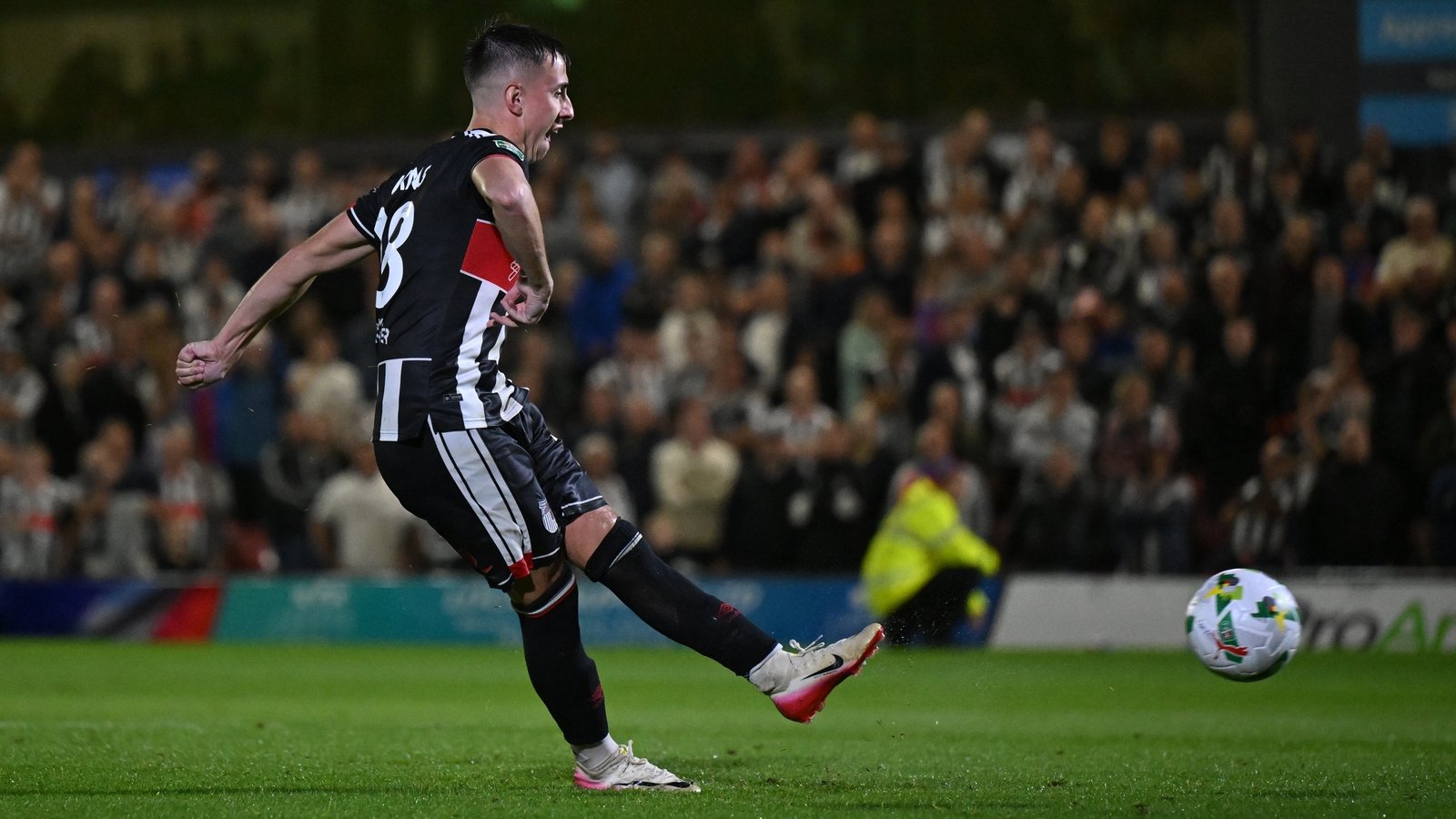 Fourth-tier Grimsby knock out Man United