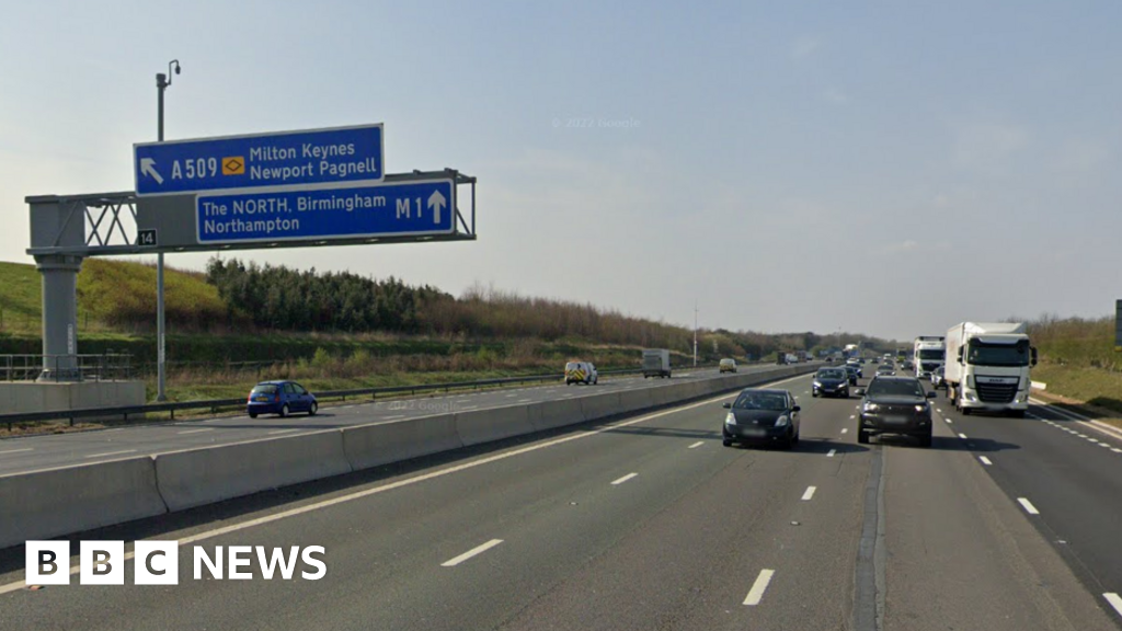 M1 drivers who filmed fatal crash contacted by Northants police