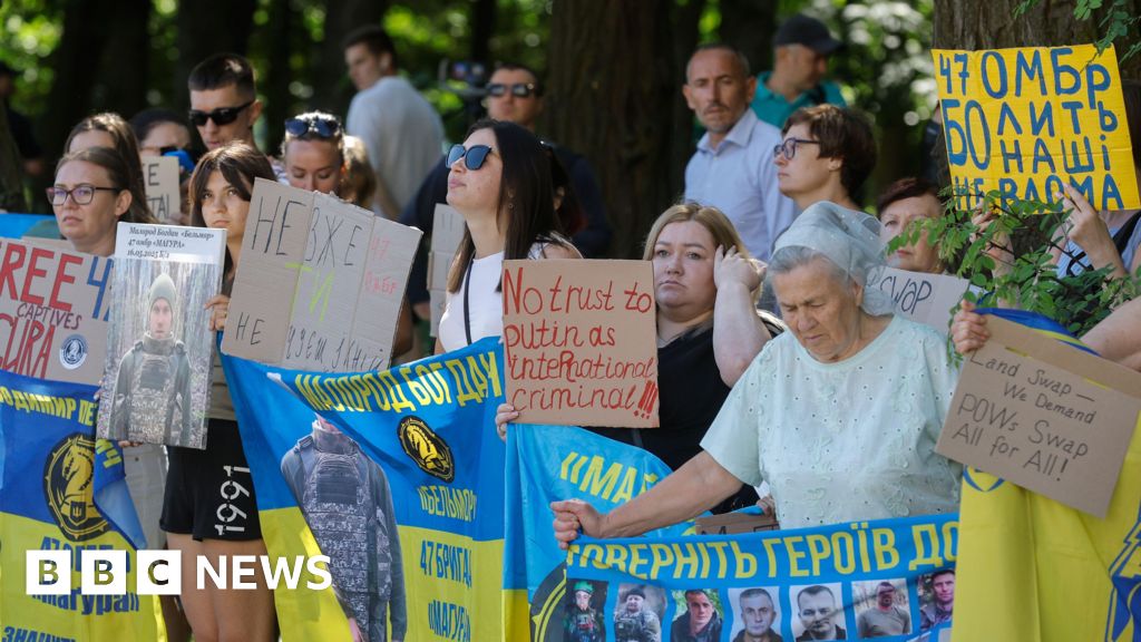 Sidelined Ukrainians look on as Trump and Putin meet for Alaska talks