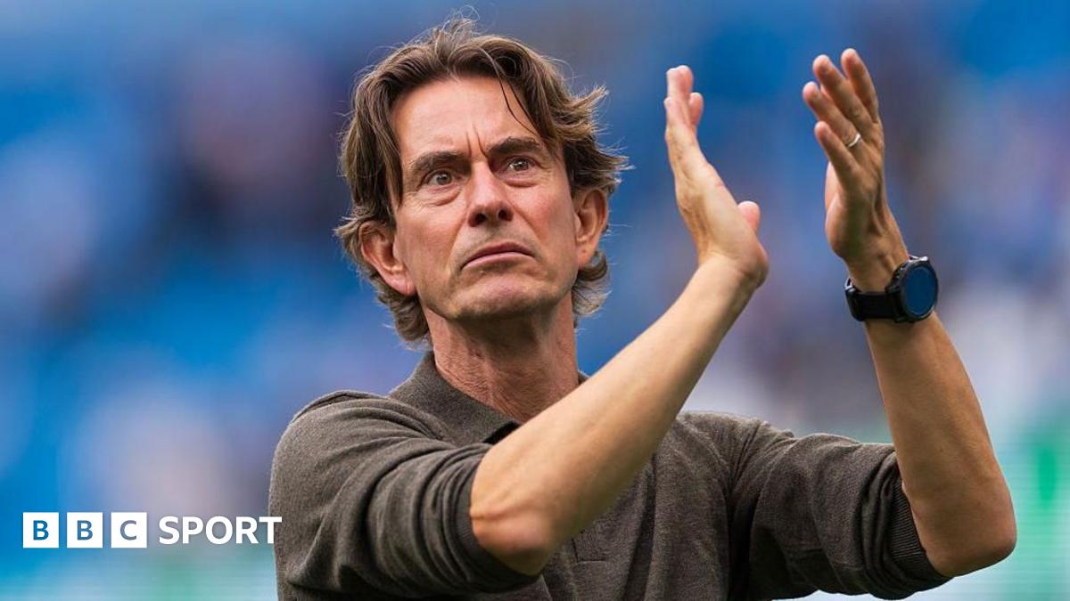 England women lift trophy