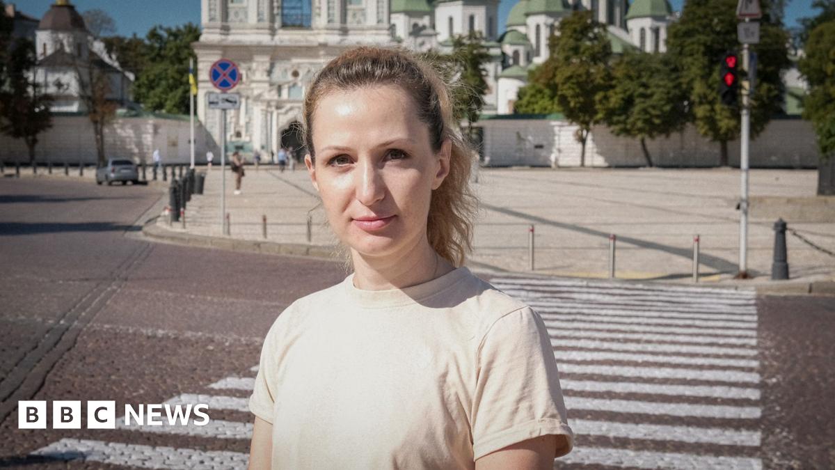 Donald Trump welcomes Vladimir Putin to Alaska with a red carpet and a warm handshake.