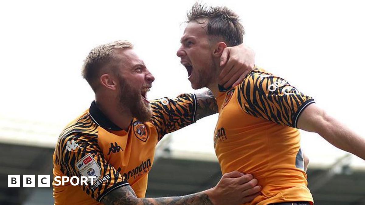 Hull City 3-2 Oxford United: Oli McBurnie scores late Championship winner for Tigers