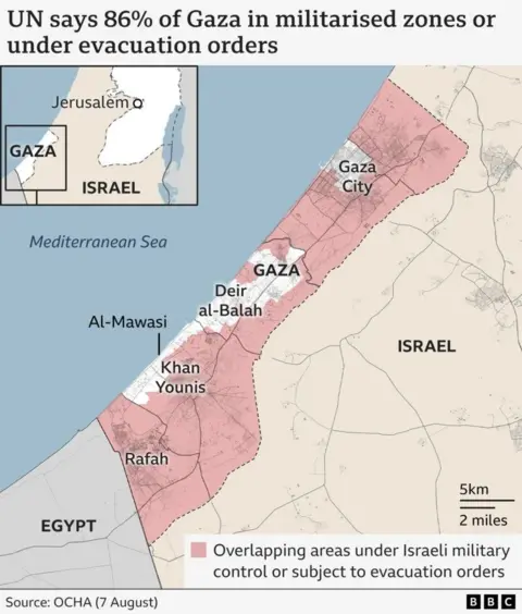 A map of Gaza showing areas the UN says are in militarised zones or under evacuation orders