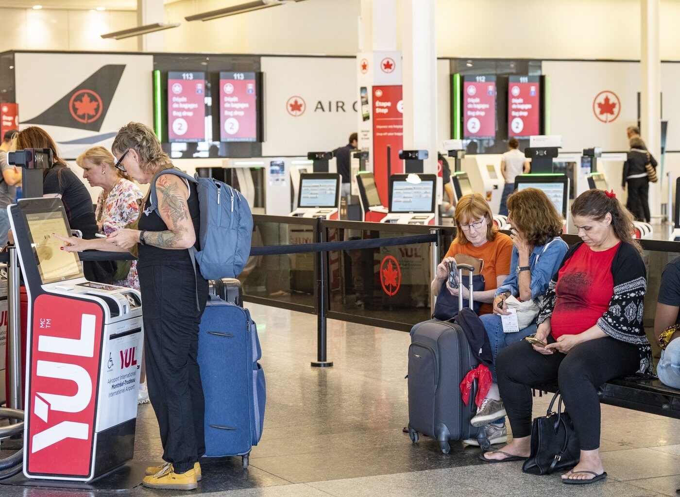 Air Canada to cover hotel, meal costs for passengers whose flights were cancelled