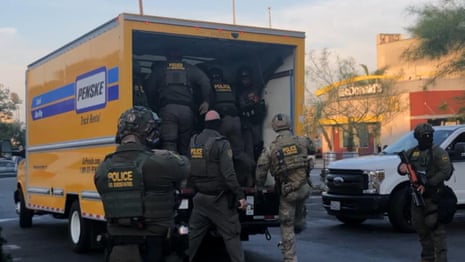  Border patrol agents use unmarked rental truck to ambush people at LA Home Depot – video