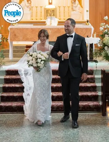 Minted Photography Jillian Harris (left) and Justin Pasutto (right) at their wedding.