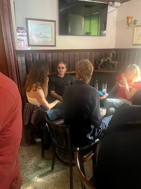 Noel relaxes before a hectic weekend