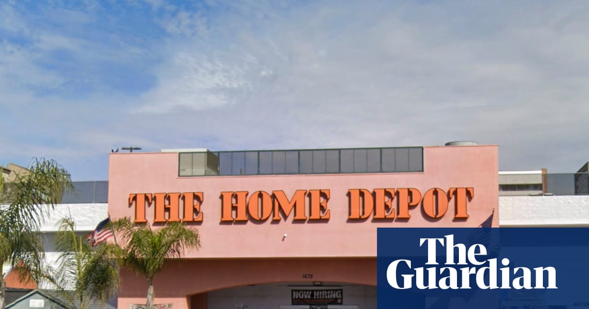 Man fleeing Ice raid outside LA Home Depot hit and killed on freeway | Los Angeles