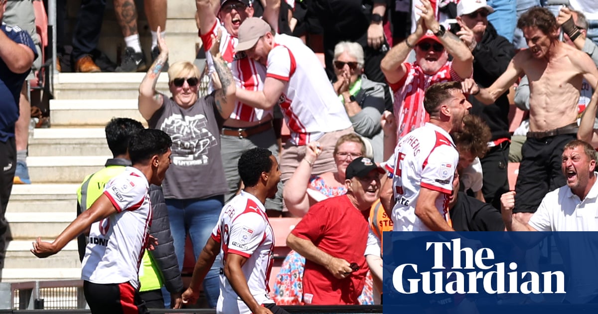 Manning and Stephens’ late show earns Southampton dramatic win against Wrexham | Championship