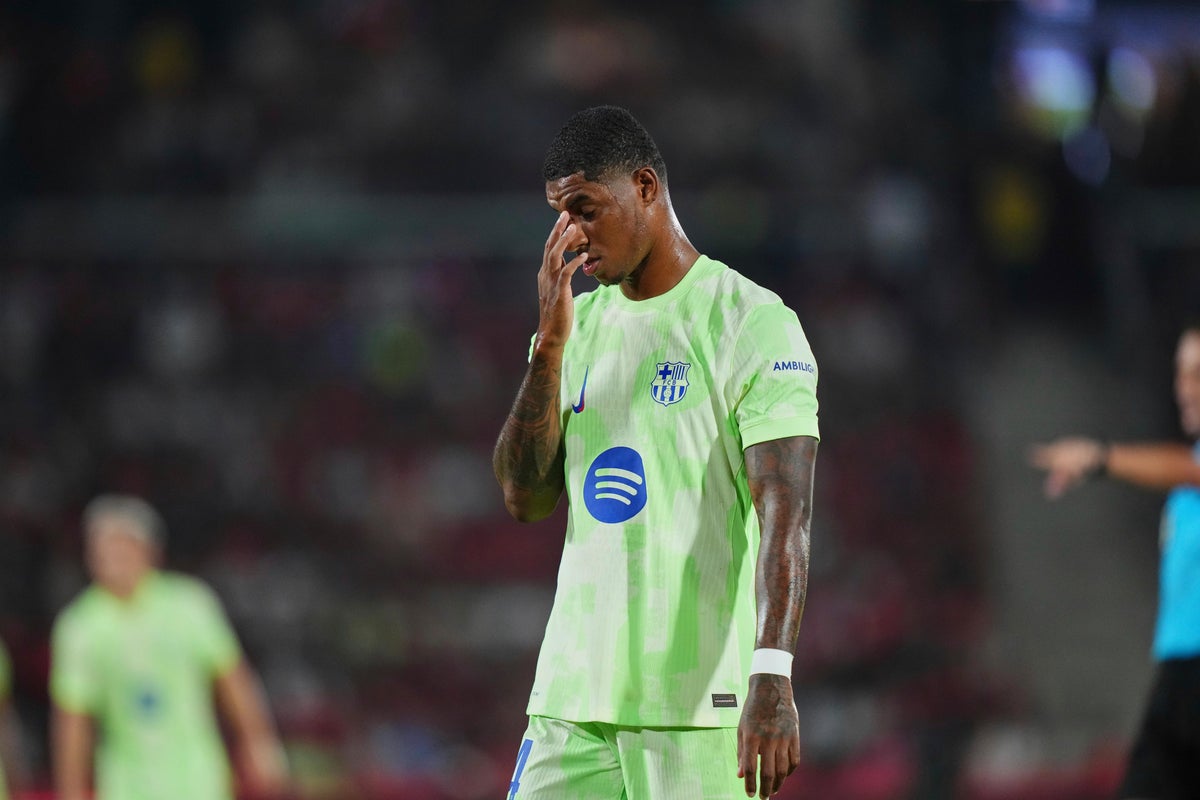 Marcus Rashford’s full debut lasts 45 minutes as Barcelona snatch comeback win