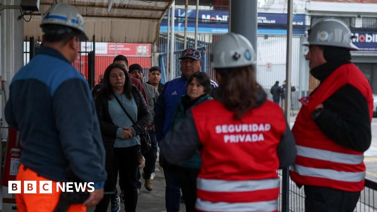 Family members of the trapped miners talks to officials at Codelco's El Teniente copper mine, central Chile. Photo: 2 August 2025