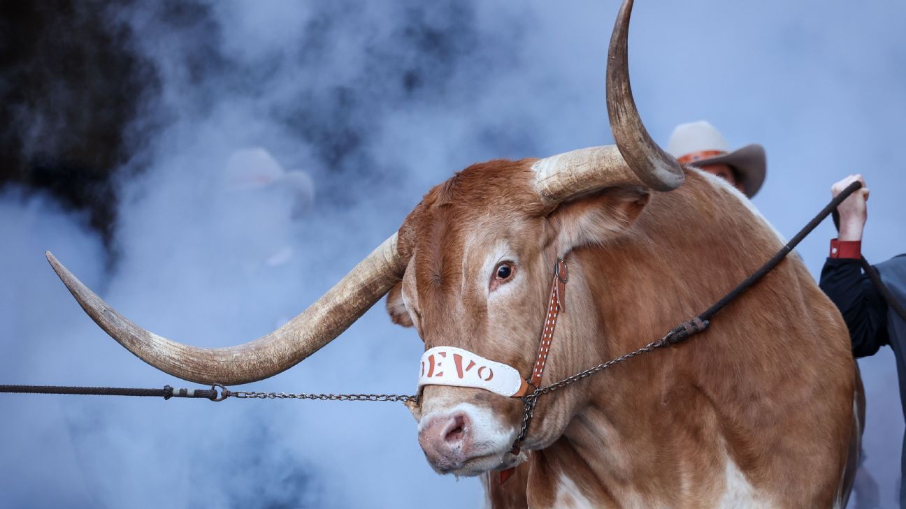 Texas, Ohio State, Penn State top preseason coaches' poll