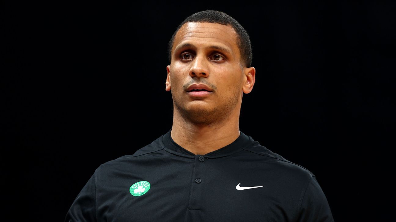 Celtics sign coach Joe Mazzulla to multiyear contract extension