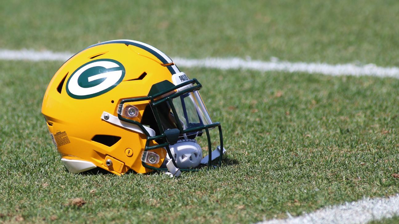 Packers star Billy Howton, first NFLPA president, dies at 95