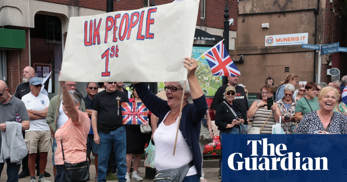 Far-right protesters clash with police in Nuneaton after rally outside town hall | UK news
