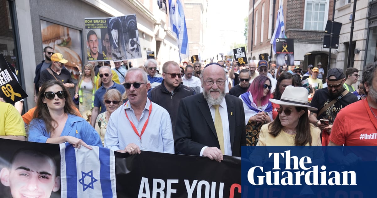 UK’s chief rabbi criticises Labour’s Palestine pledge at march for hostages | Israel-Gaza war
