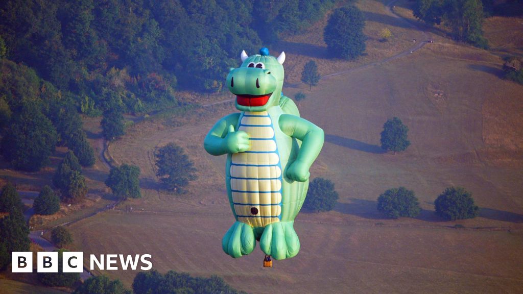 Green light for Bristol Balloon Fiesta's final mass ascent