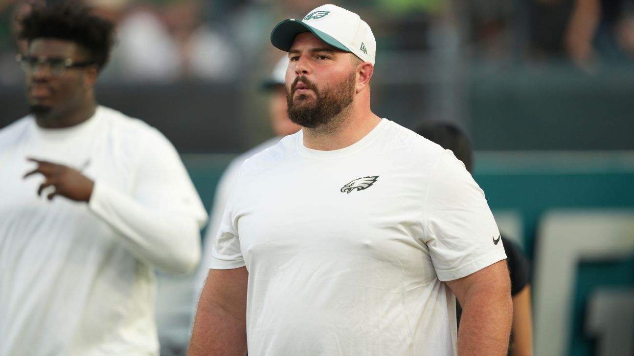 Eagles' Landon Dickerson carted off with apparent leg injury
