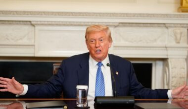 Trump slammed as 'insecure' for hiding Obama, Bush White House portraits