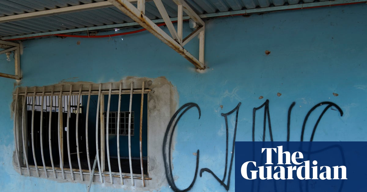 Mexico expels 26 cartel figures wanted by US officials in deal with White House | Mexico